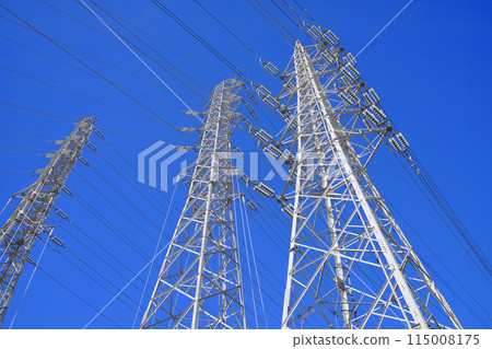 日本電力都市風光：日本的能源、光影…鋼塔和無數的電線。邁向新的明天... 115008175