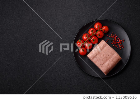 Delicious canned pink ham with salt, spices and herbs 115009516