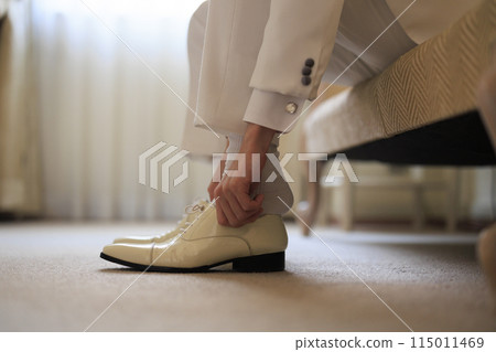 Shoe-wearing acid Shoe-wearing acid 115011469