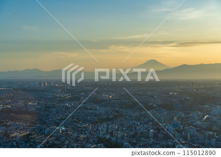 (Kanagawa Prefecture) Cityscape of Yokohama City, Distant view of Mt. Fuji, Evening view 115012890