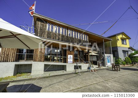 愛媛郡上島町湯月島上島町湯月車站大樓 115013300