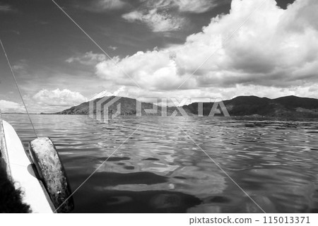 的的喀喀湖位於南美洲秘魯普諾一側 的的喀喀湖位於南美洲秘魯普諾一側 115013371