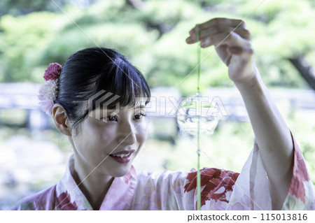 穿著浴衣帶著風鈴的女人 115013816