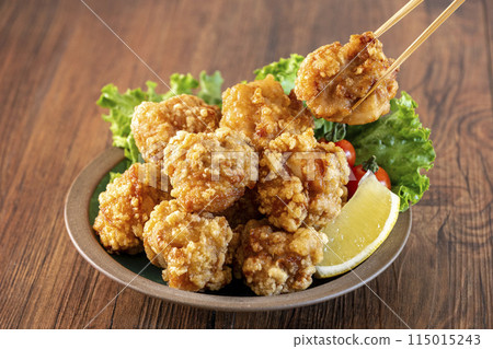 Deep fried chicken 115015243