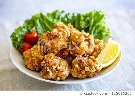 Deep fried chicken 115015265