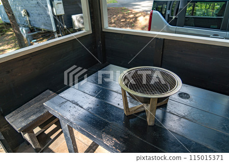 Wooden cottages where you can stay at the campsite 115015371