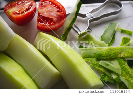 Summer vegetables: Cooking winter melon 115016134