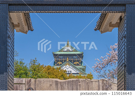 【櫻花】春天的大阪城公園 - 從櫻花門看大阪城塔 115016643