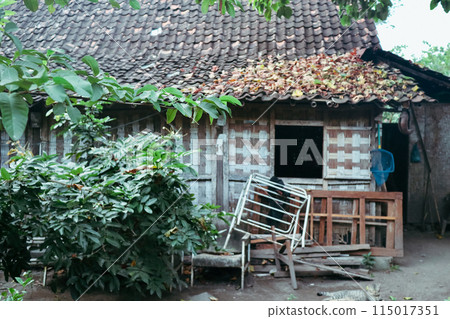 old wooden bench in the garden old wooden bench in the garden 115017351
