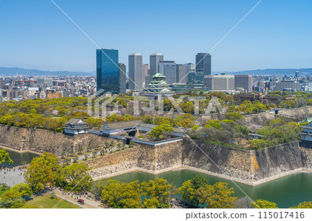 [都會風景]春天的大阪城公園和OBP建築[大阪城塔] 115017416