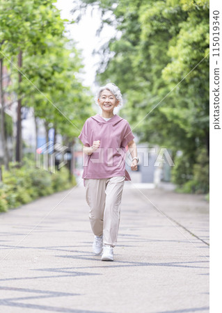 高級女子走 115019340