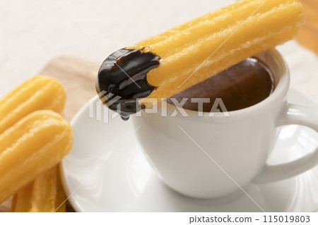 杯子裡的西班牙油條 115019803