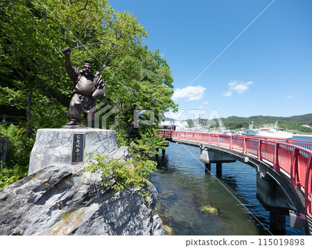 The third Ebisu statue in Kesennuma holding a bonito 115019898
