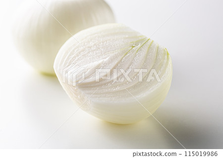 Cut onion Cut onion 115019986