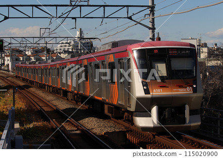 Commuter train Tokyu Oimachi Line 6000 series 115020900
