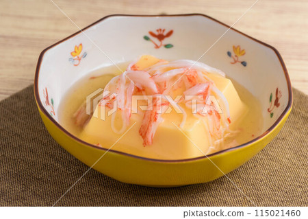 Egg tofu with crab sauce 115021460