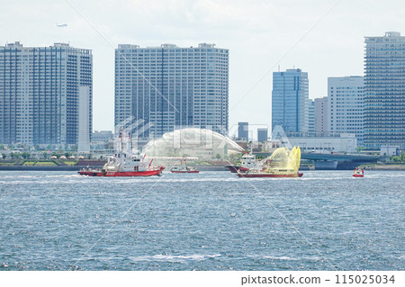 Firefighting pageant held for the first time in five years (Tokyo Bay) 115025034