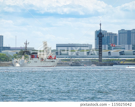 Firefighting pageant held for the first time in five years (Tokyo Bay) 115025042