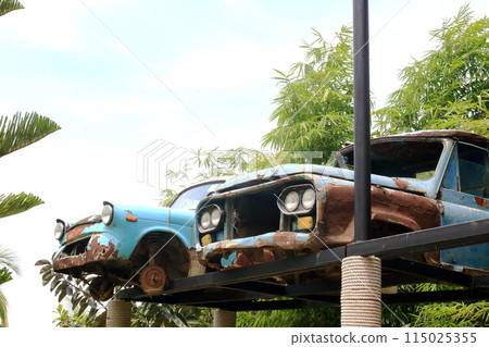 Old car's body with rusty on state. Old car's body with rusty on state. 115025355
