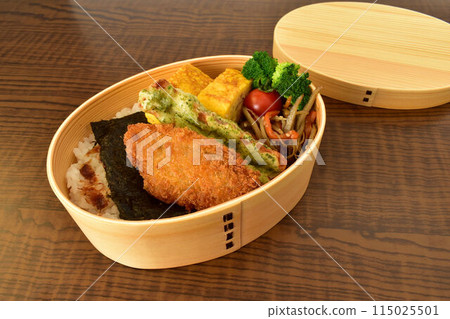 Nori bento (seaweed bento) Nori bento (seaweed bento) 115025501