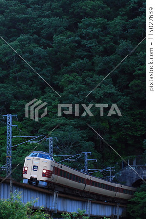 381系列特急八雲號穿越深山隧道_2024年5月17日拍攝 381系列特急八雲號穿越深山隧道_2024年5月17日拍攝 115027639