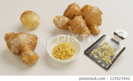 生薑/刨絲器 | 生薑/刨絲器圖像 生薑/刨絲器 | 生薑/刨絲器圖像 115027842