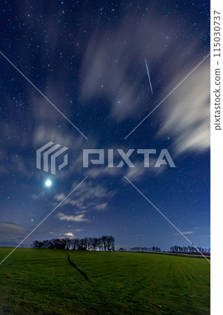 清晨的天空與獅子座流星雨 清晨的天空與獅子座流星雨 115030737