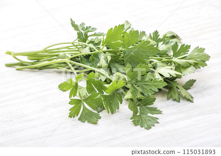Fresh Italian parsley, green and yellow vegetables, green herbs, freshly picked Italian parsley, healthy vegetables, aromatic vegetables Fresh Italian parsley, green and yellow vegetables, green herbs, freshly picked Italian parsley, healthy vegetables, aromatic vegetables 115031893
