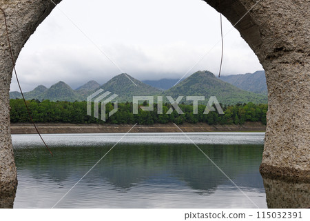 Spectacular view of the Taushubetsu River Bridge 115032391
