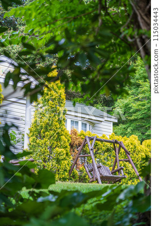 美麗的綠色村莊花園紅山石南花森林<三重縣津市> 115034443