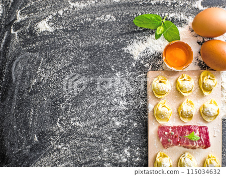 raw ravioli 115034632