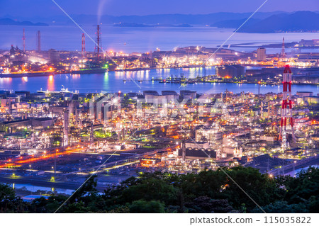 岡山縣倉敷市水島工廠夜景 115035822