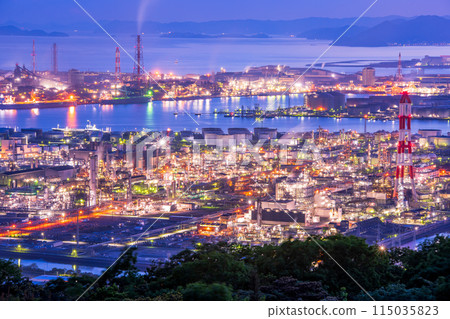 岡山縣倉敷市水島工廠夜景 115035823