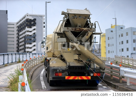 攪拌車（混凝土攪拌車） 115036458