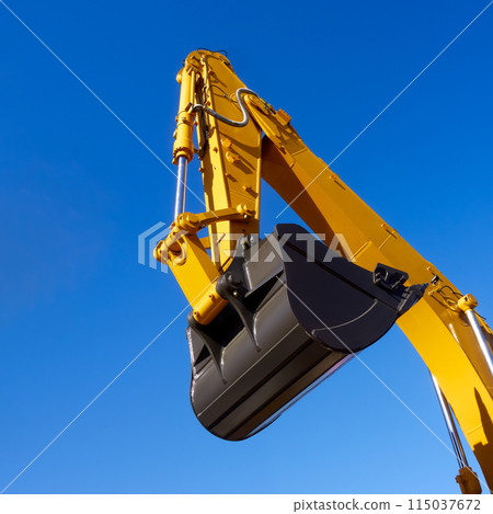 Scoop and hydraulic arm of an excavator Scoop and hydraulic arm of an excavator 115037672