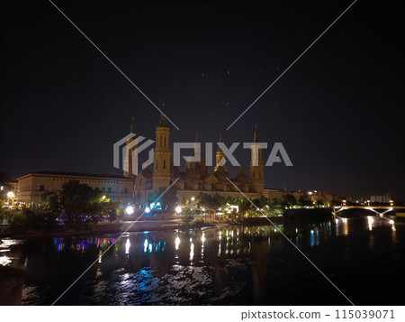 Saragossa city night view, Spain. Zaragoza cathedral. 115039071