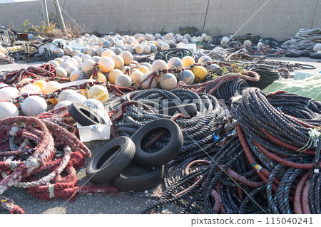 Marine debris washed up on the beach has become a social problem Marine debris washed up on the beach has become a social problem 115040241