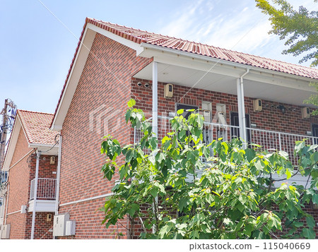 紅磚外牆的公寓 115040669