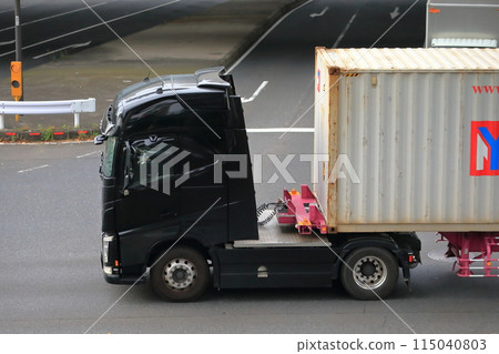 Trailer truck 115040803