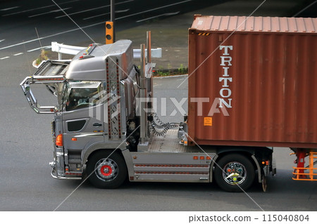 Trailer truck 115040804