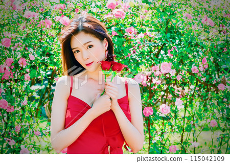 玫瑰園與有玫瑰的女人 115042109