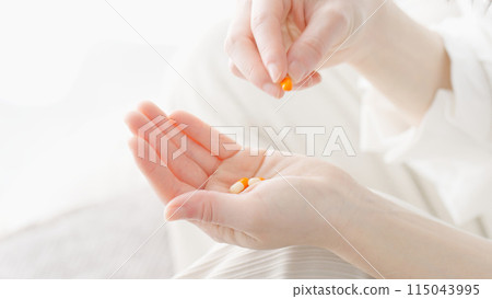 吃藥的女人 115043995