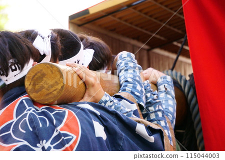 男子抬花車6 115044003