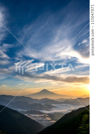 Sea of clouds seen from Shimizu Yoshiwara and impressive clouds over Mt. Fuji Sea of clouds seen from Shimizu Yoshiwara and impressive clouds over Mt. Fuji 115047871