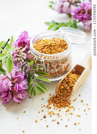 Healthy bee pollen grains Healthy bee pollen grains 115048098