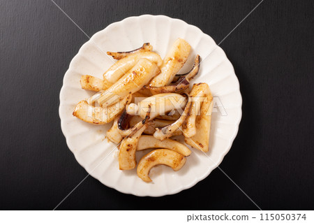 Grilled squid with butter and soy sauce (Squid) Grilled squid with butter and soy sauce (Squid) 115050374