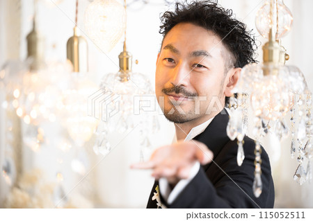陪護男人:光棍形象、婚紗照、百萬富翁、有錢人的轎子等。 陪護男人:光棍形象、婚紗照、百萬富翁、有錢人的轎子等。 115052511