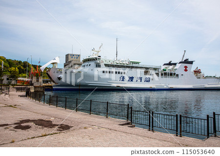 [Niigata Prefecture, Sado] Kogane Maru entering Ogi Port 115053640