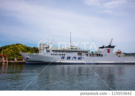 [Niigata Prefecture, Sado] Kogane Maru entering Ogi Port 115053642