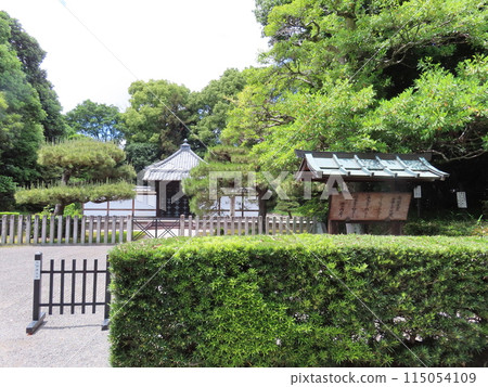 Emperor Toba's Anrakujuin Mausoleum, Toba Tenno Anrakujuin Misasagi, long panoramic view 115054109